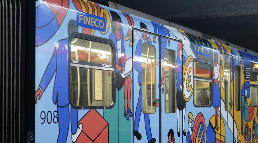 Fineco ad on a train in Italy (Shutterstock)