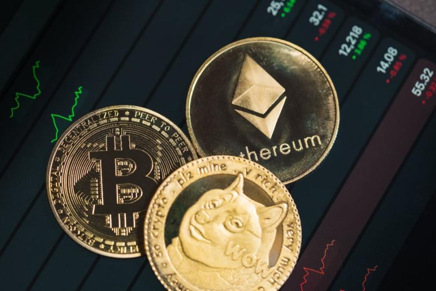 ETH, Bitcoin,