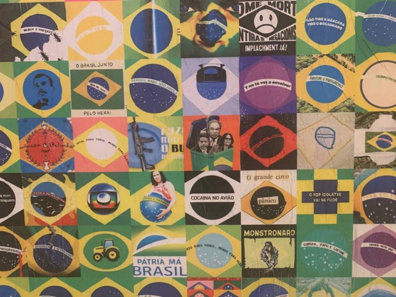 Obra de Marilia Scarabello consiste de uma colagem de inúmeras imagens, em pequenos quadradinhos