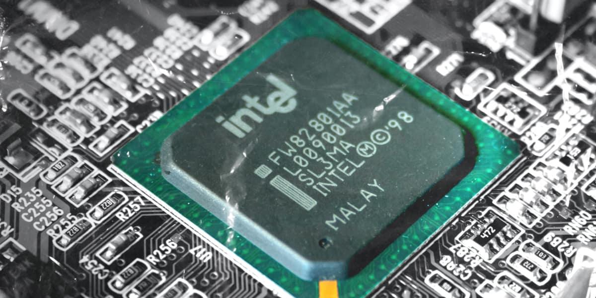 Intel’s First Dividend Cuts Since 2000 Shows a Company in Trouble